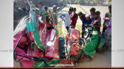 দুর্ঘটনা কবলিত সিএনজি অটোরিকশা