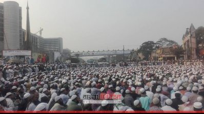 বিমানবন্দর সড়কে অবস্থান নিয়েছেন তাবলিগ জামাতের মুসল্লিরা