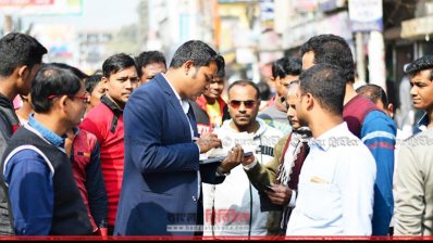 জেলা প্রশাসনের নেতৃত্বে ফুটপাত দখলমুক্ত করার অভিযান