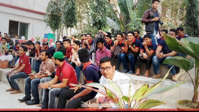 অনুষ্ঠানে অংশ নেওয়া রক্তদাতারা 