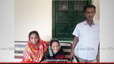 পুত্রবধূ ও জামাতার সঙ্গে জোসনা