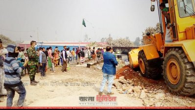 গাবতলী বেড়িবাঁধে ডিএনসিসি&rsquo;র উচ্ছেদ অভিযান