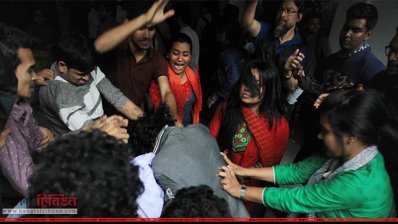 ঢাবিতে নিপীড়নবিরোধী শিক্ষার্থীদের ওপর ছাত্রলীগের হামলা