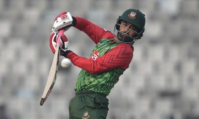 শুরুতেই ফিরলেন তামিম
