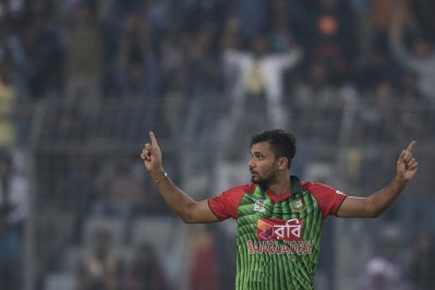 ব্যাটসম্যানদের আরও দায়িত্ববান হওয়া উচিত ছিল: মাশরাফি