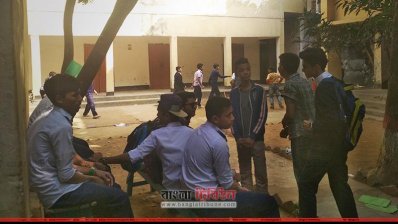 ওয়েস্ট এন্ড স্কুলের মাঠে খেলছে শিক্ষার্থীরা