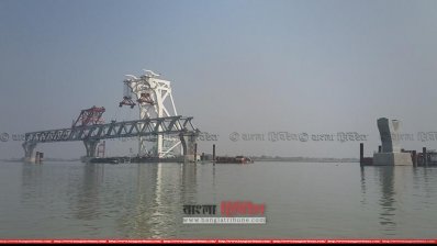 পদ্মা সেতুর দ্বিতীয় স্প্যান (ছবি: শরীয়তপুর প্রতিনিধি)