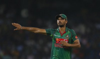 মাশরাফিকে জরিমানা