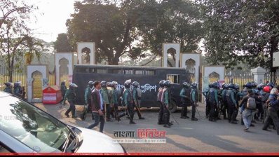 খালেদা জিয়া ফেরার পথে বিএনপিকর্মীদের বিশৃঙ্খলা সৃষ্টির চেষ্টা