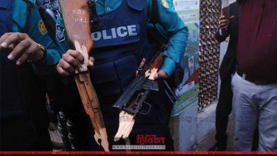 পুলিশের অস্ত্র ভেঙে ফেলার অভিযোগ বিএনপিকর্মীদের বিরুদ্ধে