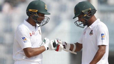 মাহমুদউল্লাহ ও সানজামুলের জুটিতে বাংলাদেশ প্রতিরোধ গড়েছিল
