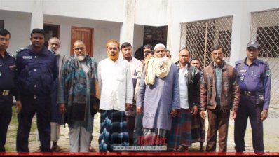 পুলিশের অভিযানে আটক জামায়াত-বিএনপি নেতাকর্মীরা 