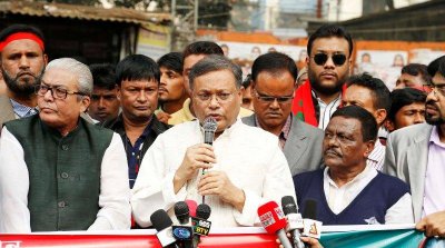 মানববন্ধনে হাছান মাহমুদ