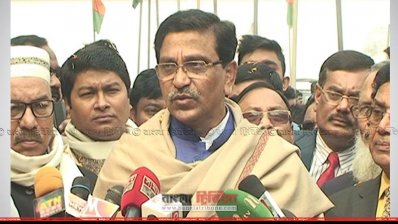 সাংবাদিকদের সঙ্গে কথা বললেন হানিফ