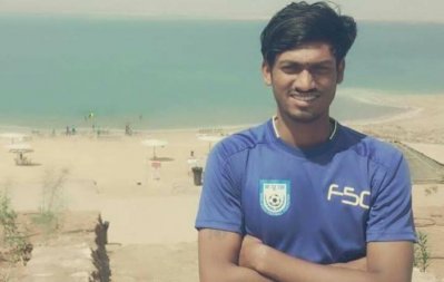 রেফারির সঙ্গে তর্কে জড়িয়ে সতর্ক বার্তা পেয়েছেন তপু বর্মণ। ছবি-ফেসবুক