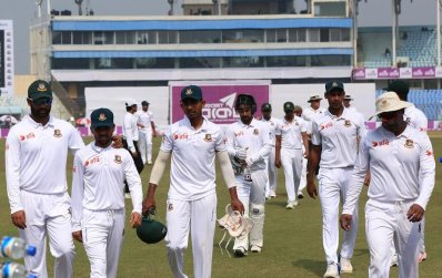 শেষ দিনে বাংলাদেশের ম্যাচ বাঁচানোর লড়াই
