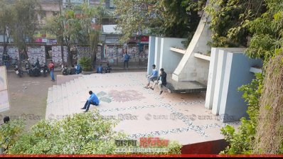 অযত্নে থাকা ভুবন মোহন পার্ক