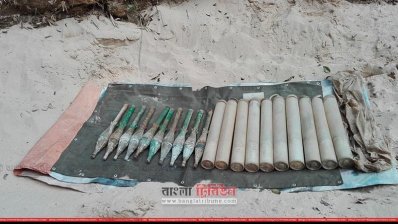 সাতছড়িতে র&zwnj;্যাবের অভিযানে উদ্ধার করা গোলা