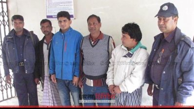 বিশেষ অভিযানে আটক কয়েকজন