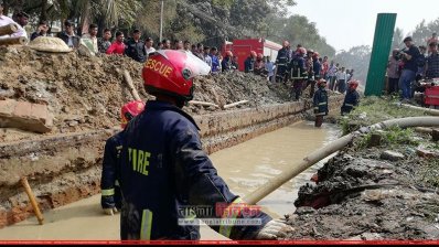 শাহজালালে দেয়াল ধসের ঘটনায় উদ্ধার কাজ চলছে