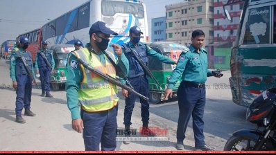 রাজধানীতে পুলিশের তল্লাশি