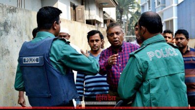 মেয়র আরিফকে বাসা থেকে বের হতে দিচ্ছে না পুলিশ