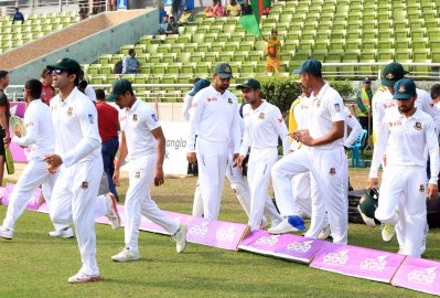 চার বছর পর সুযোগ পেয়ে রাঙিয়ে দিলেন রাজ্জাক