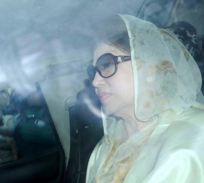 রায়ের পরে কারাগারে নিয়ে যাওয়া হচ্ছে খালেদা জিয়াকে (ছবি-ফোকাস বাংলা)