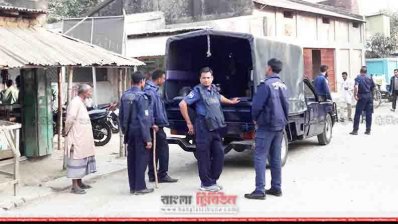 টহলে পুলিশ (ছবি- প্রতিনিধি)