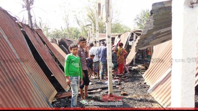 দামুড়হুদা কার্পাসডাঙ্গা আবাসনে বৈদ্যুতিক শর্ট সার্কিট থেকে আগুন
