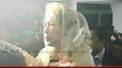 কারাগারের পথে খালেদা জিয়া (ফাইল ছবি)