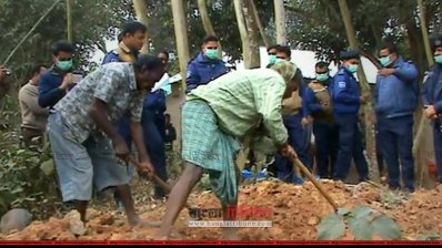 সাঁওতাল পল্লিতে হামলা: রমেশের লাশ ১৪ মাস পর কবর থেকে উত্তোলন