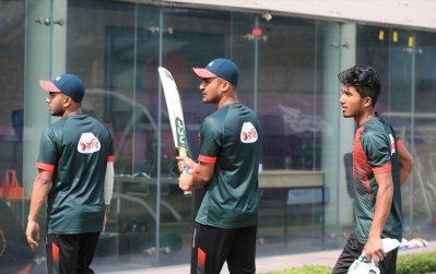 অনুশীলনের ফাঁকে বাংলাদেশের তরুণরা
