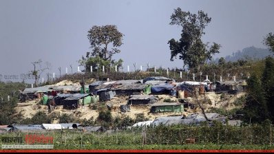 তুমব্রু নো-ম্যানস ল্যান্ডে রোহিঙ্গা বসতি (ছবি- প্রতিনিধি)