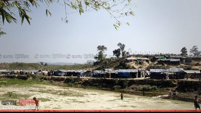 তুমব্রু নো-ম্যানস ল্যান্ডে রোহিঙ্গা বসতি (ছবি- প্রতিনিধি)