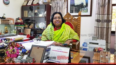 নারায়ণগঞ্জ সিটি করপোরেশনের নিজ কার্যালয়ে মেয়র আইভি