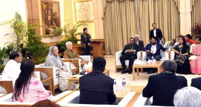 গণভবনে ভারতীয় সাংবাদিকদের সঙ্গে প্রধানমন্ত্রী