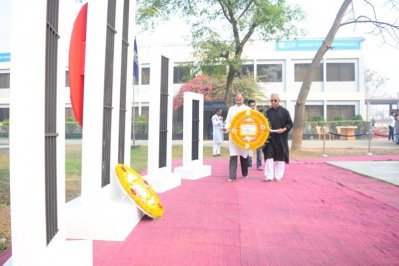 রামচন্দ্রপুরে ইউল্যাবের স্থায়ী ক্যাম্পাসে ভাষা শহীদদের প্রতি শ্রদ্ধা নিবেদন