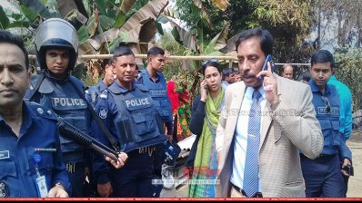 মঙ্গলবার এলাকা পরিদর্শন করেন জেলা প্রশাসক