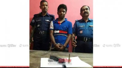শার্শায় এক রাউন্ডগুলি ও পিস্তলসহ আটক তরুণ