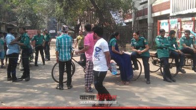 পুলিশি প্রহরা