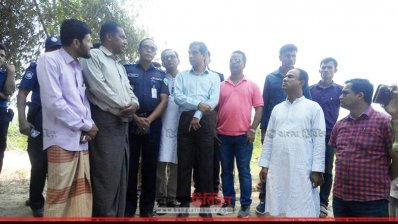 সীমান্ত পরিদর্শন শেষে সাংবাদিকদের সঙ্গে কথা বলেন জেলা প্রশাসন ও বিজিবি কর্মকর্তারা