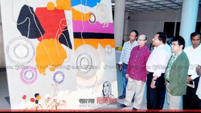 পাটের ক্যানভাসে চিত্রকর্মের প্রদর্শনী