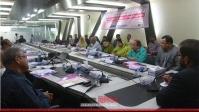 গোলটেবিল বৈঠকে আলোচকরা
