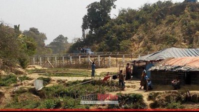 তমব্রু সীমান্তে অবস্থানকারী রোহিঙ্গারা