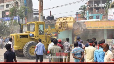 ঢাকা-সিলেট মহাসড়কের পাশে অবৈধ স্থাপনা উচ্ছেদ 