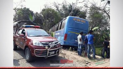 কুষ্টিয়ায় বাস-অটোরিকশা সংঘর্ষে 