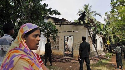 শ্রীলঙ্কায় অগ্নিসংযোগের শিকার ভবন