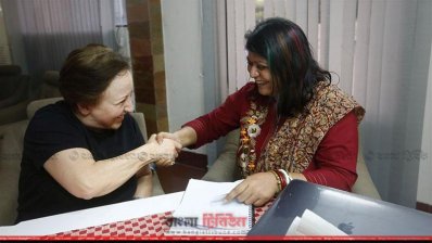 প্রতিবেদকের সঙ্গে শিরিন এবাদি