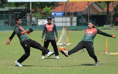 অনুশীলনে ফুরফুরে মেজাজে মাহমুদউল্লাহরা (ছবি: বিসিবি)